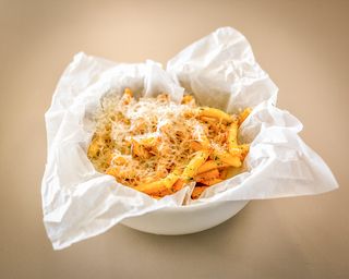 Patatas Fritas Con Parmesano Y Aceite De Trufa