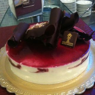 Torta semifreddo frutti di bosco e crema al limone 