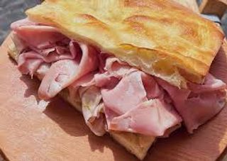 Pizza ripiena cotto