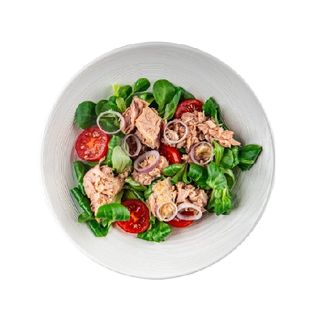 Ensalada de lechuga batavia con bonito escabechado y jamón crujiente