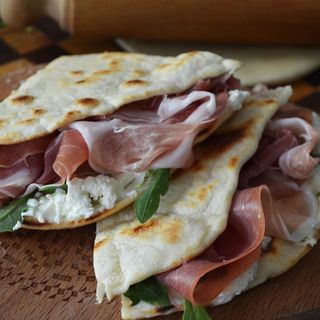 Piadina Crudo