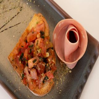 Bruschetta De Mortadela Italiana