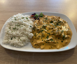 Pui Stroganof cu orez