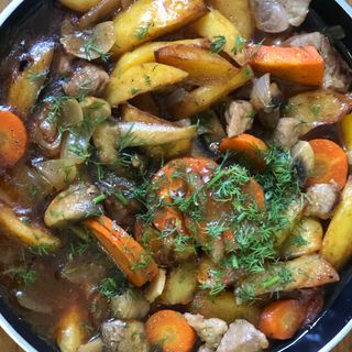 Печеня на пательні з свиною шийкою 