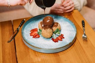 Сирники з шоколадом(на компанію)