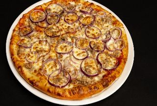 Pizza Tonno 32
