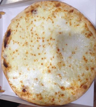 Base pizza con mozzarella
