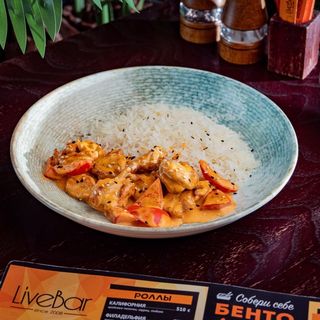 Курица в сливочно-пикантном соусе