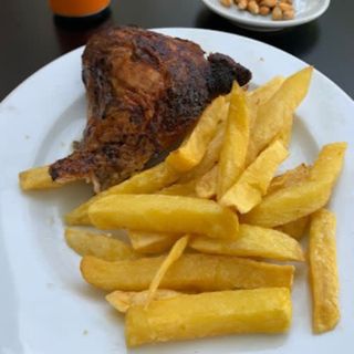 1/4 Pollo + Patatas + Ensalada