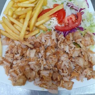 Plato Grande De Ternera(ensalada .patata .pollo