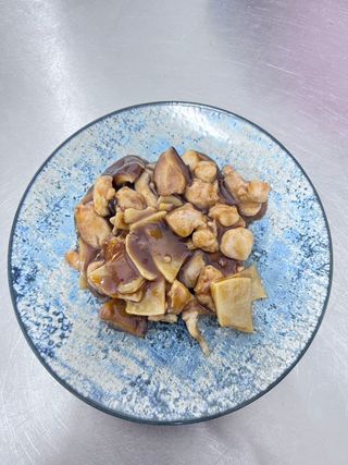 40 Pollo Con Bambú Y Setas