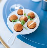 Оризови кюфтенца с млечен сос (200г)