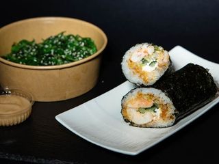 Комбо Хенд-рол з креветкою маринованою+Хіяші вакаме з горіховим соусом (520g)