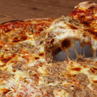 Pizza al Tonno
