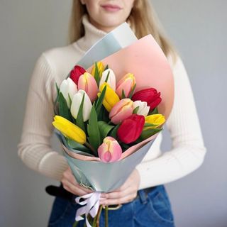 Букет із 15 тюльпанів мікс