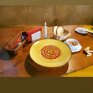 Supa crema rosii crutoane