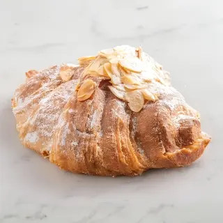 Круассан миндальный