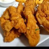 Mix de  caşcaval pane şi chicken strips