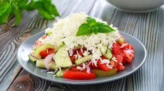 Салат овощной сыром (250 гр.)