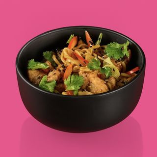 Локшина рамен з куркою та овочами в кімчі-теріякі соусі (340 г)