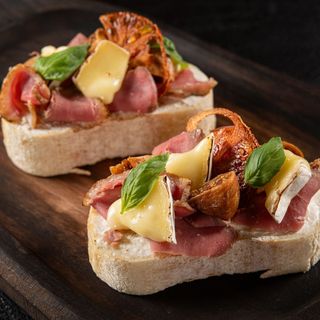 Брускети з в'яленою качкою та Брі (130г)