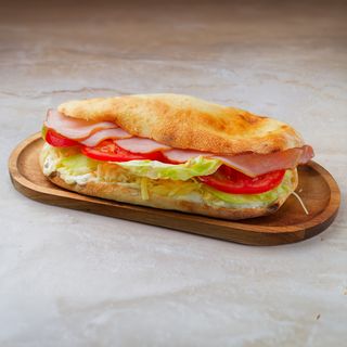 Sendvič sa pečenicom