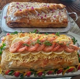 Duo de Pastilla, Fruits de Mer & Poulet aux Amandes