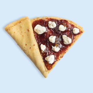 კრეპი ჟოლოს ჯემით და არაჟნით