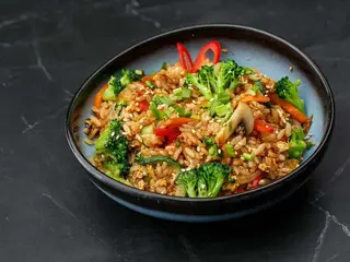 Яєчний рис з овочами (320g)