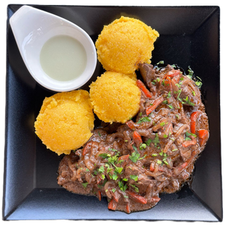 Ficăței de pui cu legume și mămăliguță