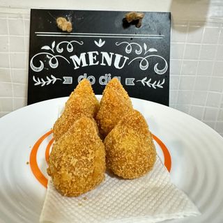 Coxinha de Frango Frita na hora
