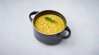 Zupa z soczewicy z grillowaną pitą