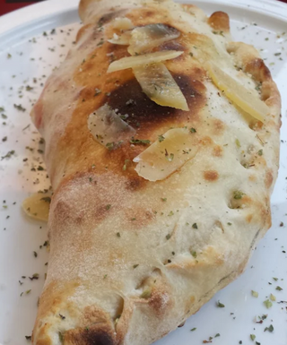 Pizza cerrada de calzone al formaggi (30 cm.)