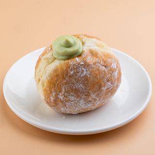 ბერლინური ფუნთუშა ფისტით