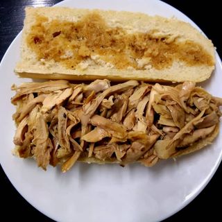 Bocadillo De Pollo Asado