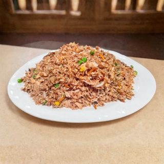 51. Ориз с ароматни гъби, пилешко и соев сос (900г)