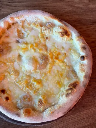 Pizza Cinque Formaggi 
