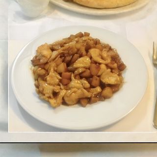 47. Пилешко с картофи (600г)