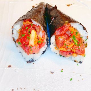 Temaki de atún macerado (1 ud.)