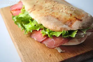 Sendvič sa pršutom 300gr