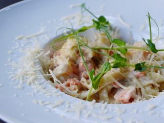 Паста з лососем та криветкою, 360г