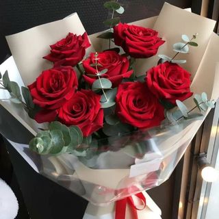 Buchet 7 trandafiri rosii