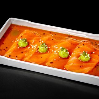 100. Carpaccio di salmone