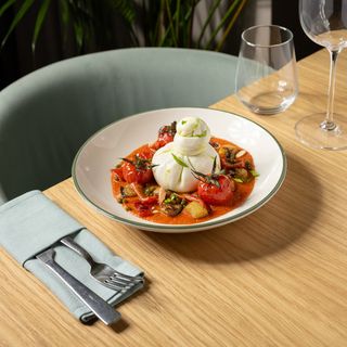 Burrata cu legume coapte