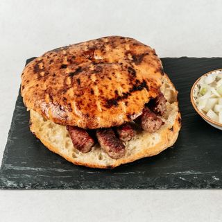 Srednja Porcija (7 cevapa u cijeli somun)