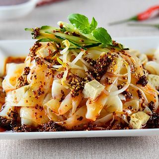 Insalata di pasta di riso, tipo tagliatella