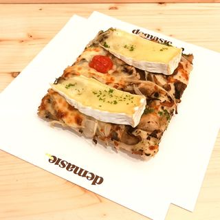 Focaccia champiñones y brie