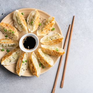 8. Gyoza De Pollo (6 Uds.)