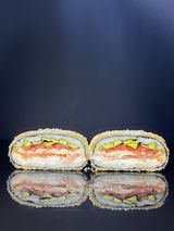 Бургер з лососем та сиром камамбер