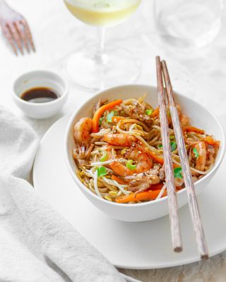 25 Spaghetti con gamberi e verdure